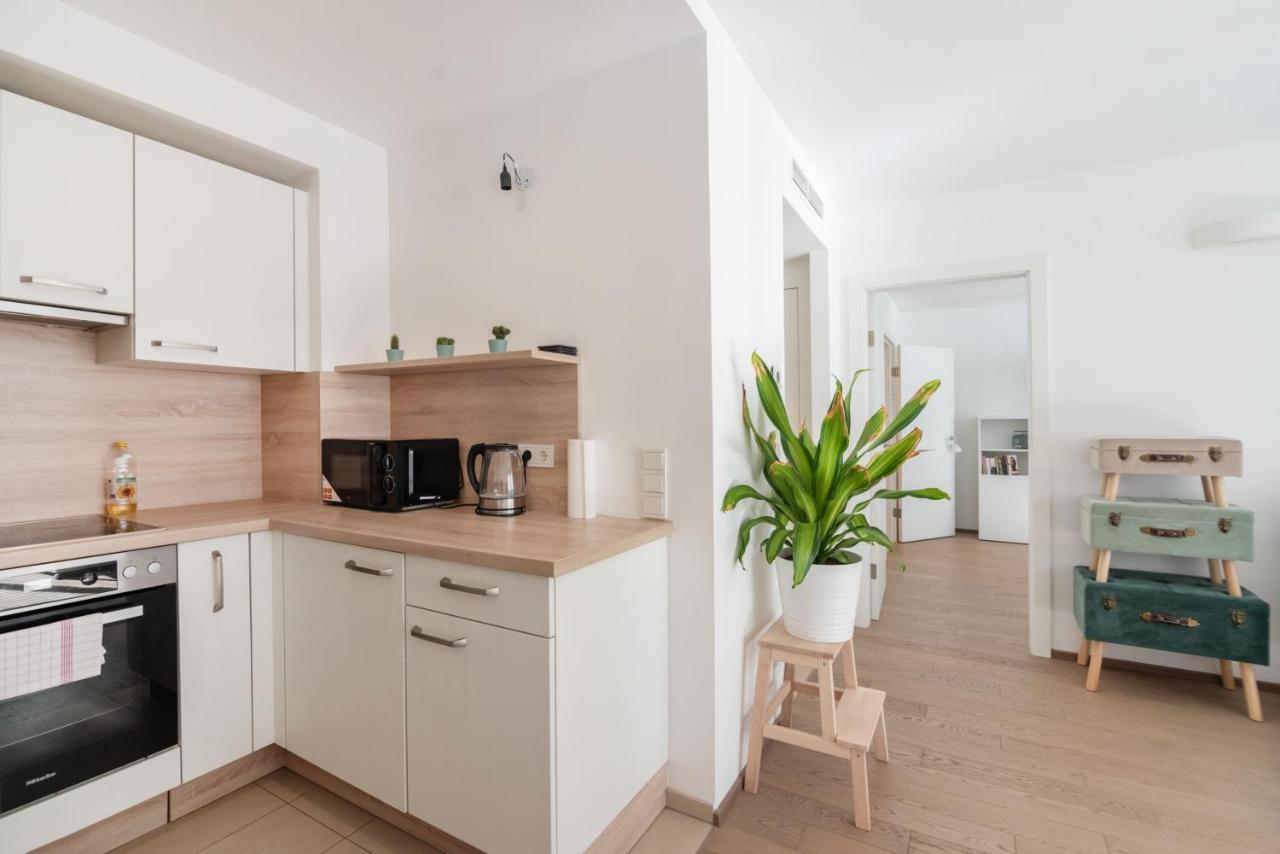 Immersed Into Vienna's Life And Yet A Retreat, Minimum 30 Nights Appartement